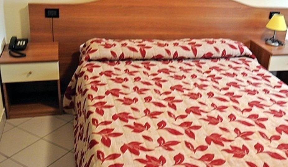 Arlecchino Hotel Castel San Pietro Terme Room photo